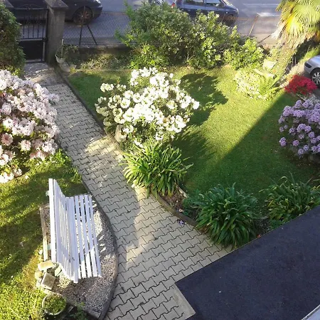 Les Floralies Apartment